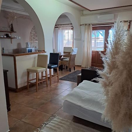 Apartman Romana Postorna Exterior photo