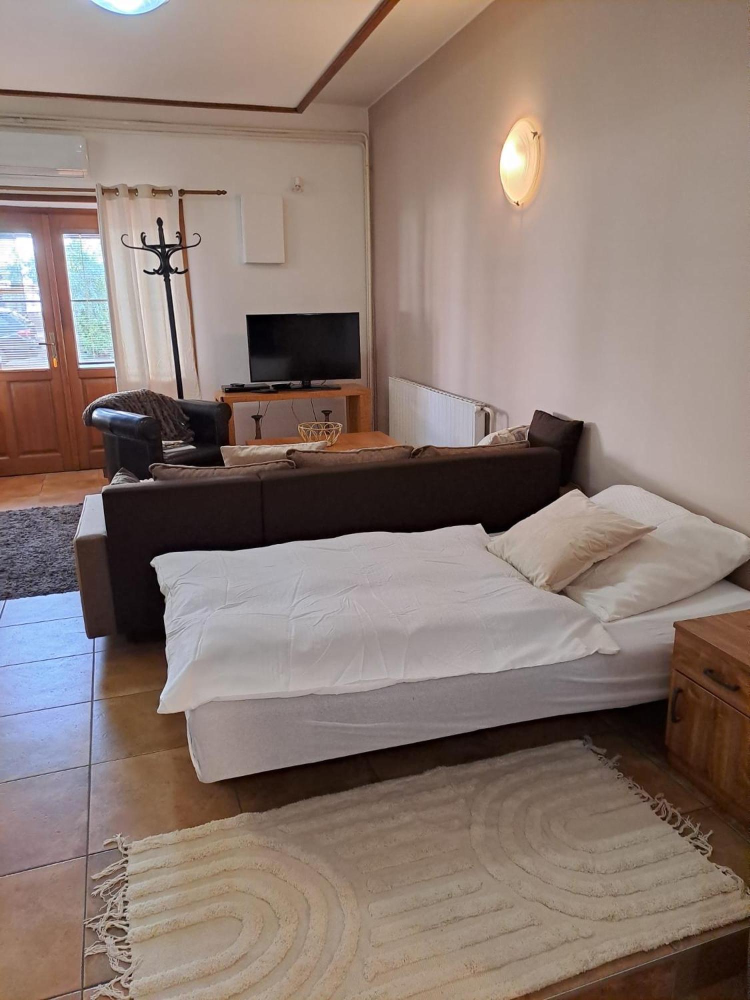 Apartman Romana Postorna Exterior photo